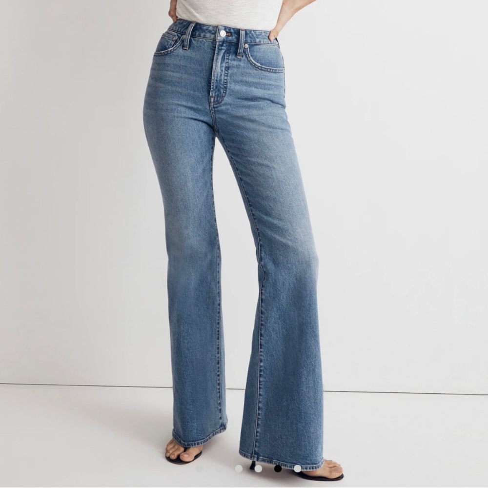 Madewell The Perfect Vintage Flare Jean 24P
